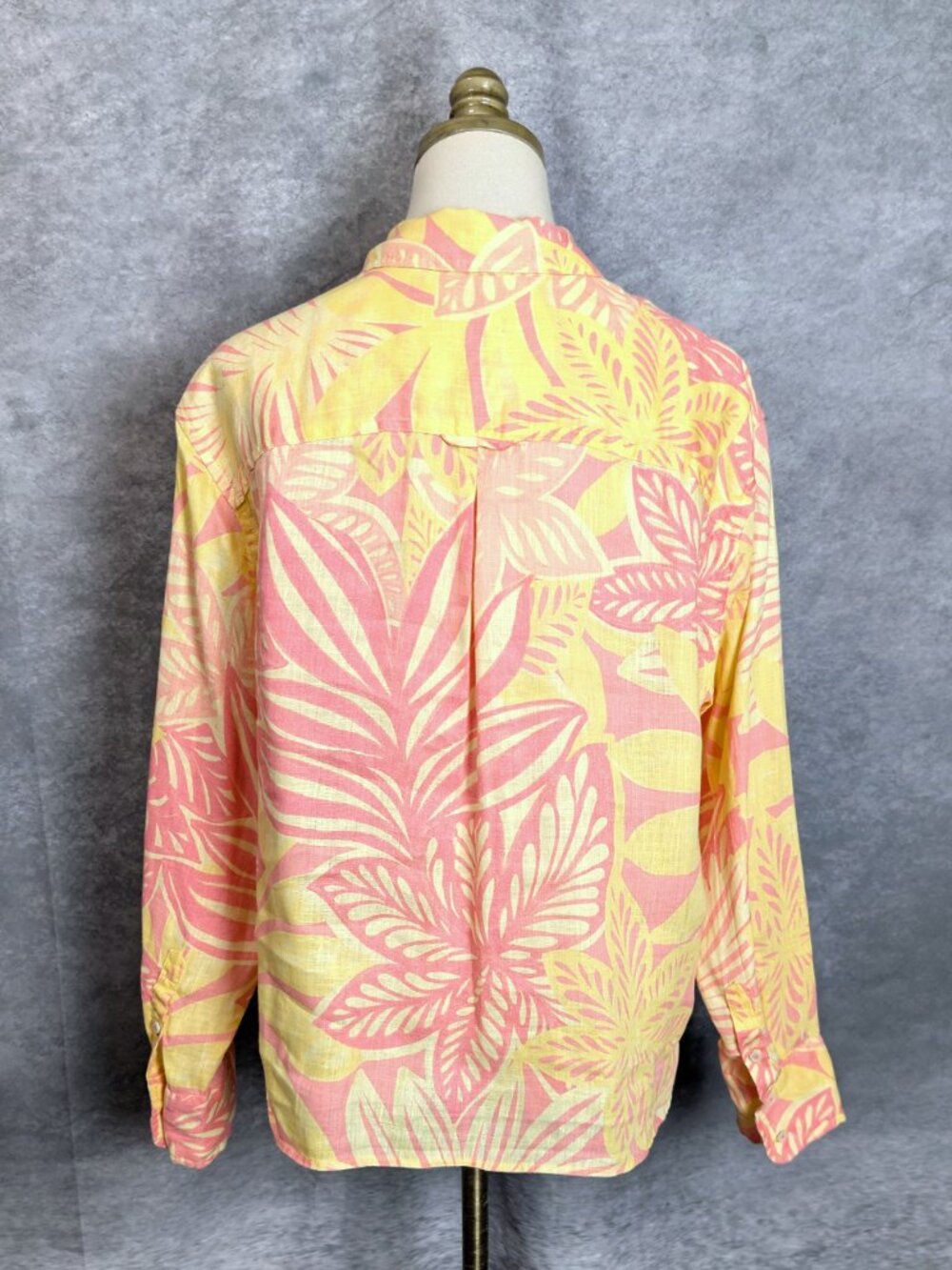Talbots Linen Button Down Shirt M Coral Sand Yellow Botanical Resort Blouse - Picture 6 of 7